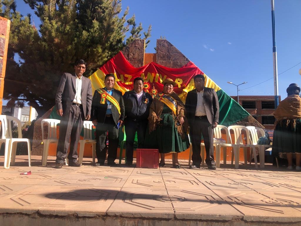 Presidente, secretario y directivos principales de la confederación de trabajadores gremiales de Bolivia